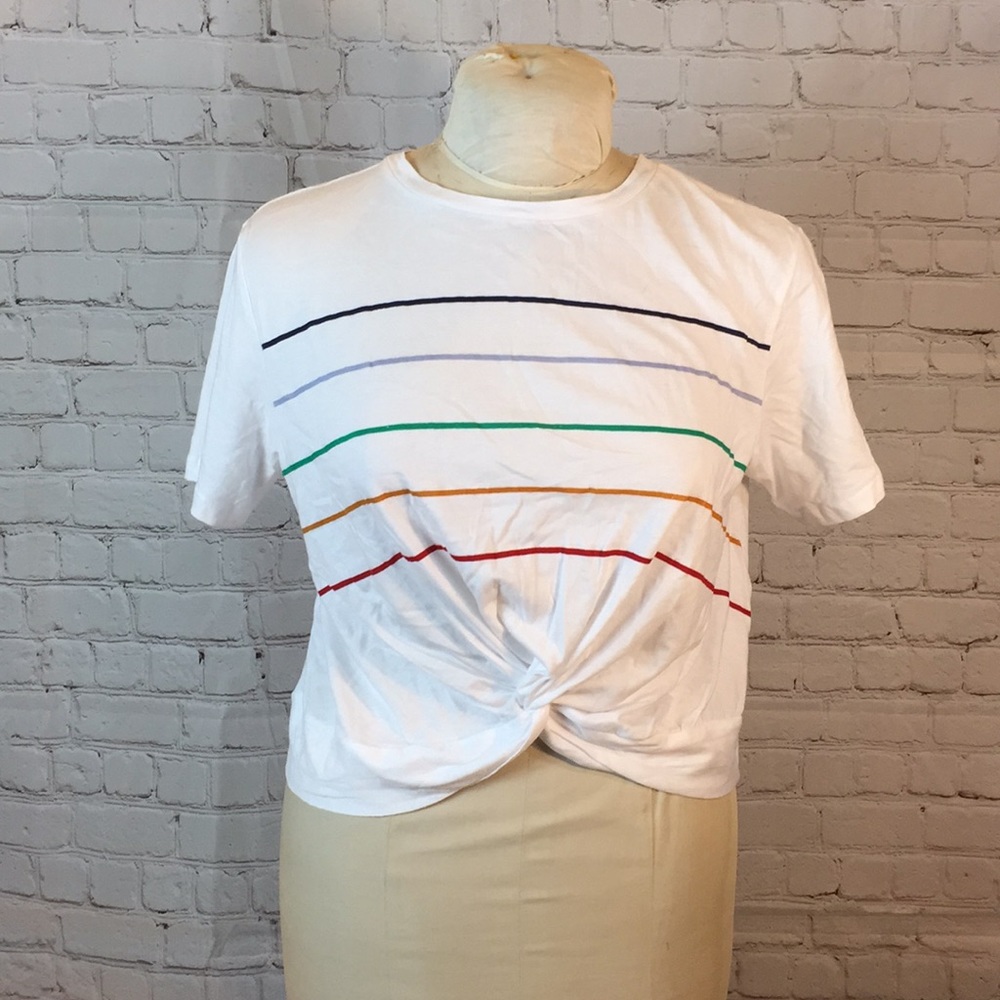 NWT Just Chillin white tee crop w twist Front Top XL